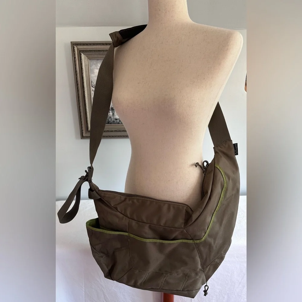 Lowepro Olive Green Passport Sling II Camera Bag/Travelbag